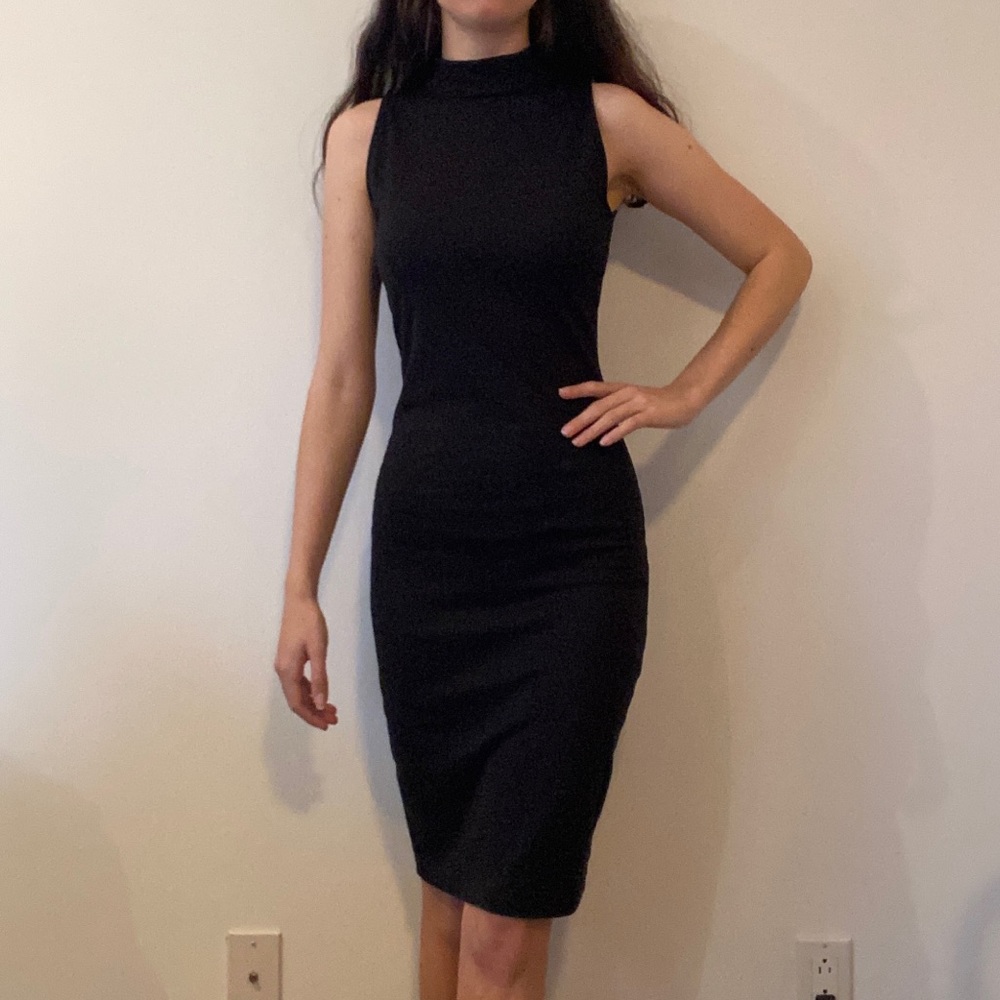 🌺Moving Sale!🪴 Mock Neck Midi Dress
